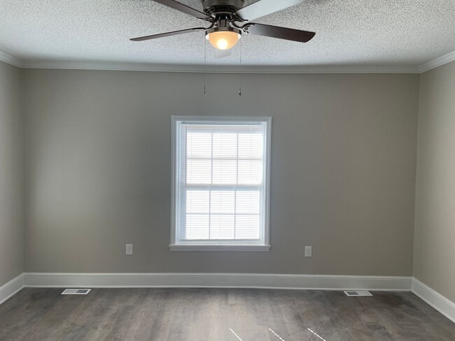 Photo - 631 Junia Ave