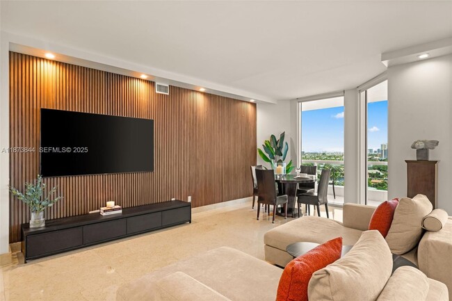 Building Photo - 21200 Point Pl Unit 1102