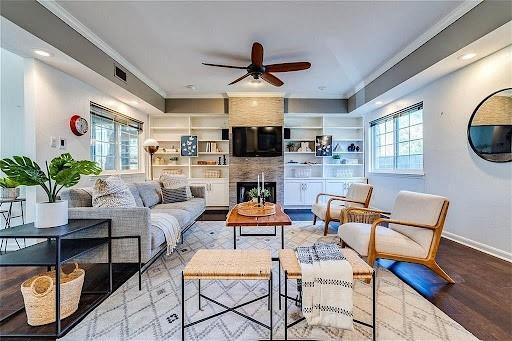 Photo - 1702 Newning Ave