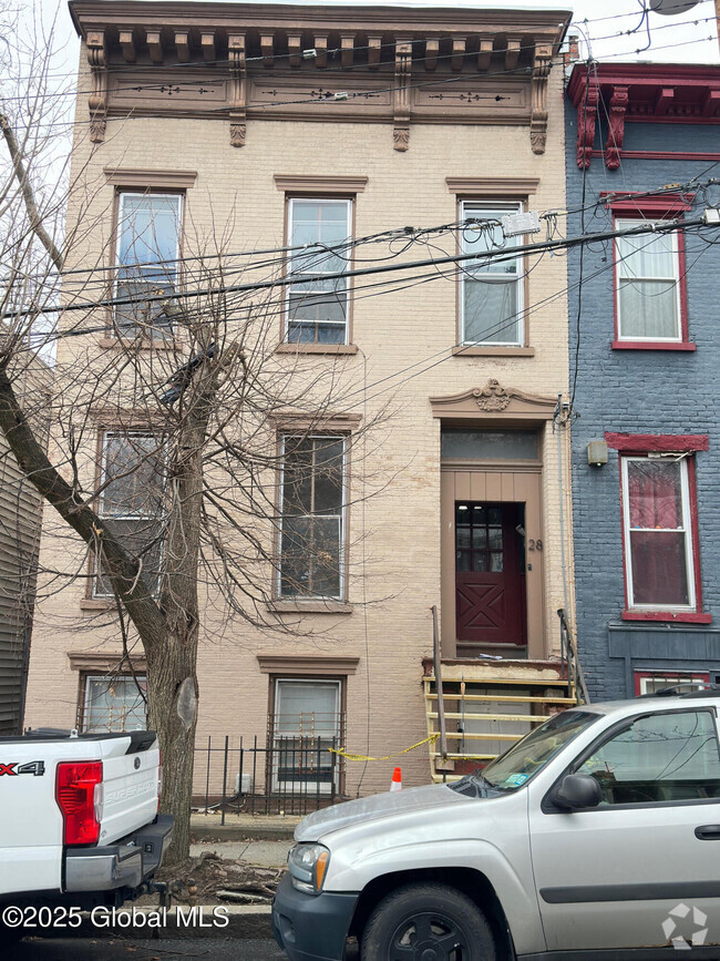 Building Photo - 28 Myrtle Ave Unit 2 Rental
