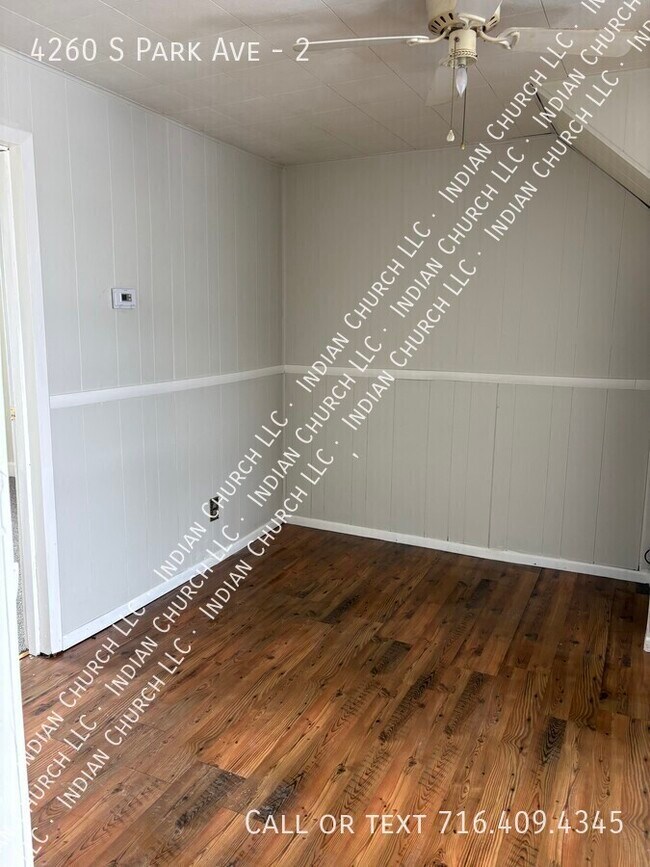 Photo - 4260 South Park Ave Unidad 2