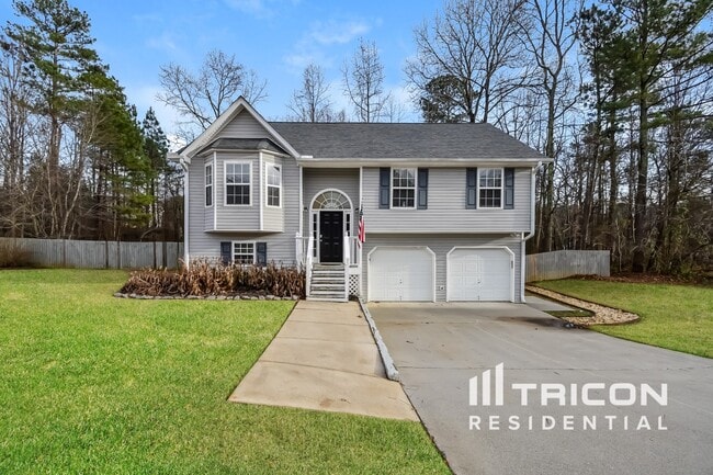 Photo - 141 Fairfax Dr House