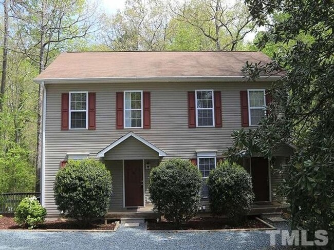 Building Photo - Chapel Hill / 3BR Townhouse on Severin St....