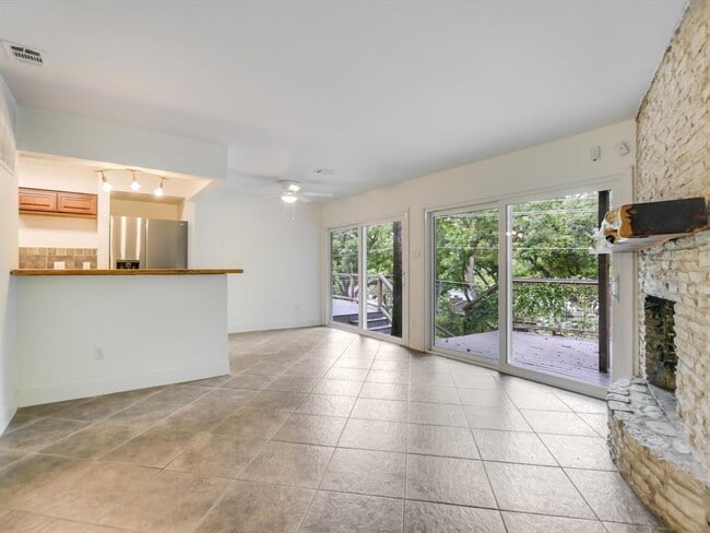 Photo - 2903 Edgewater Dr