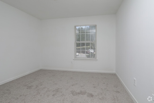 3BR, 2BA - 1308 SF - The Square at Lawrenceville