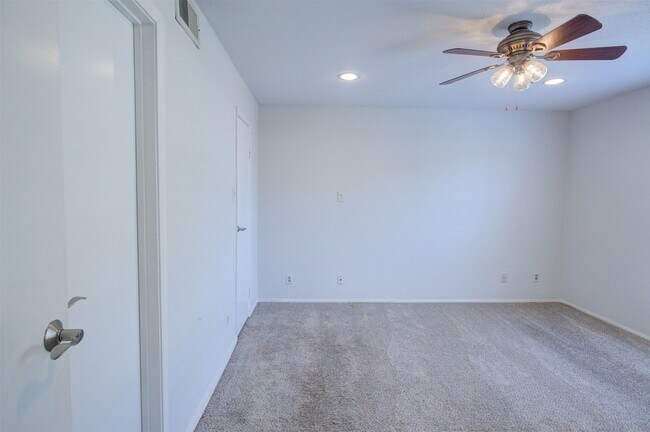 Photo - 14777 Wunderlich Dr Unit True