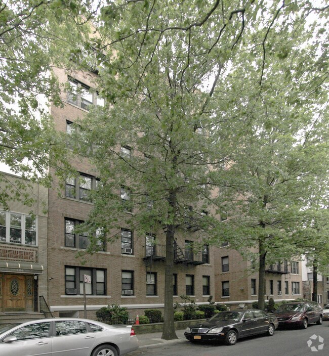 314 79th St - 255 79th St