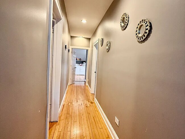 Photo - 831 N Ashland Ave Unit 2