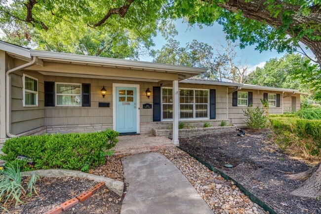 Photo - TERRELL HILLS 3-BEDROOM, SINGLE STORY