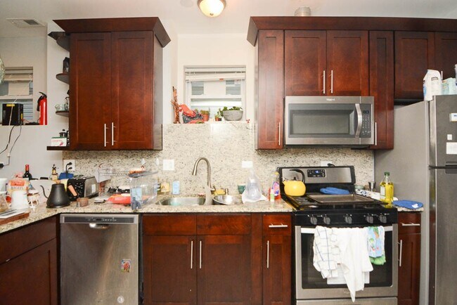Photo - 3755 W Diversey Ave Unidad J06P