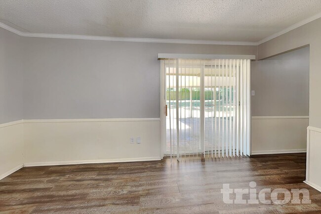 429 W Ferndale Ln