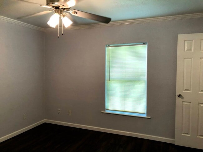 Photo - 140 Varsity Dr Unit 140 Varsity Rm D
