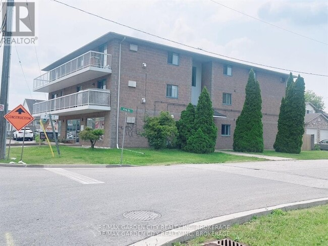 Photo - 210 Pelham Rd Unité 101