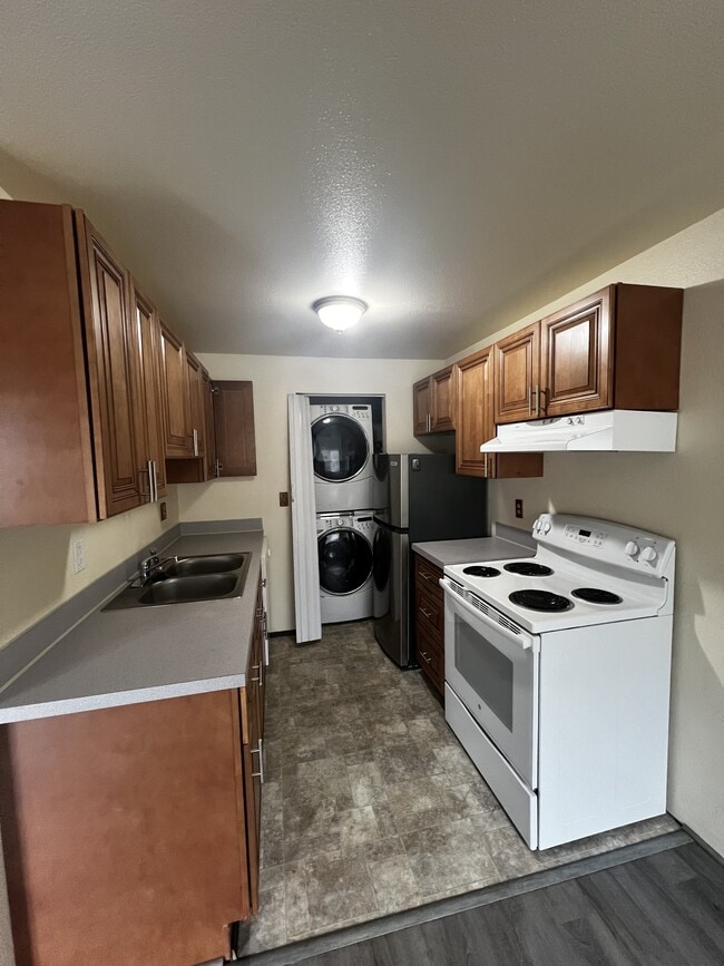 Photo - 15210 Macadam Rd S