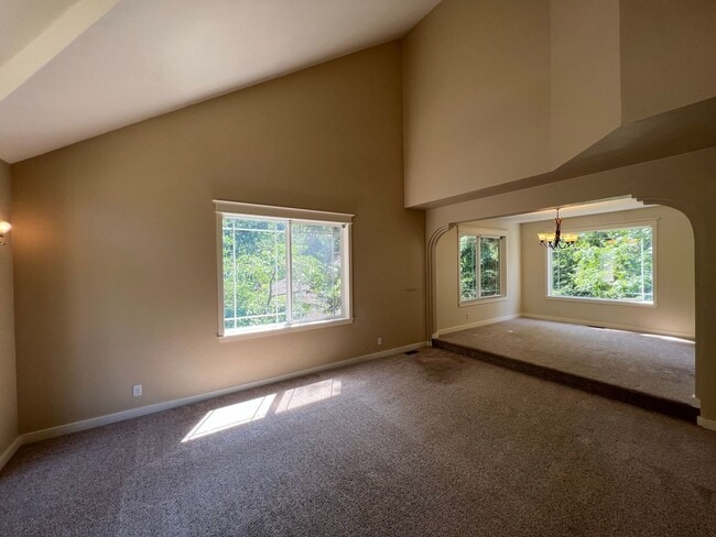 Photo - 3926 Shasta View St