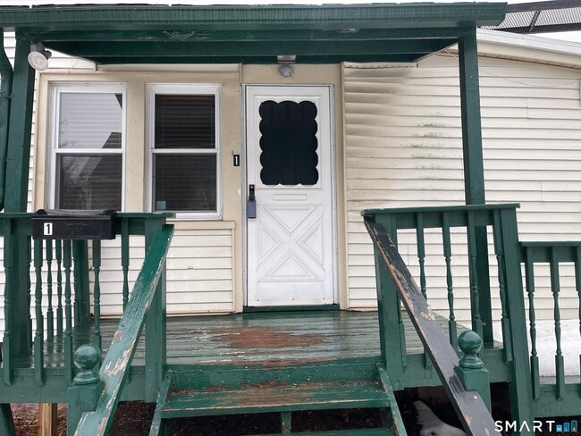 Building Photo - 80 Grassy Plain St