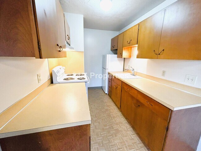 Photo - 3415 SW 11th Ave Unit 7