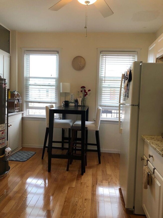 Photo - 411 Adams St Unit 7