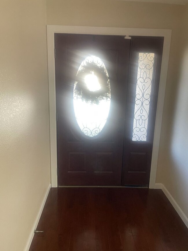 1215 Club Dr