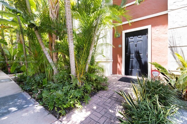 Building Photo - 888 Douglas Rd Rental