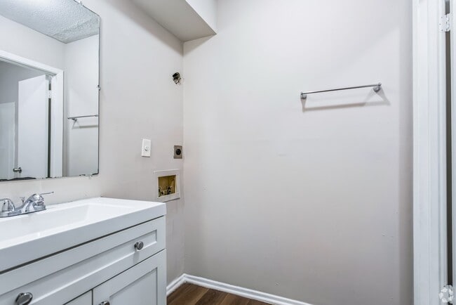 3945 Macon Rd Unit 2 bed 1 bath