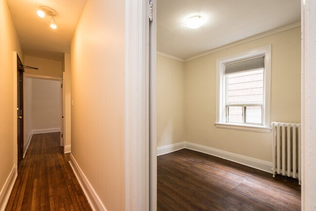 Photo - 1 Claude Ave Unité 106