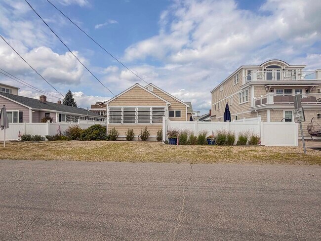 14 Lawrence St