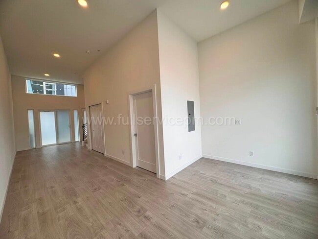 Photo - Modern Live/Work Northgate Townhome w/ Rooftop Deck, Luxury Bosch Kitchen & Dual Suites
