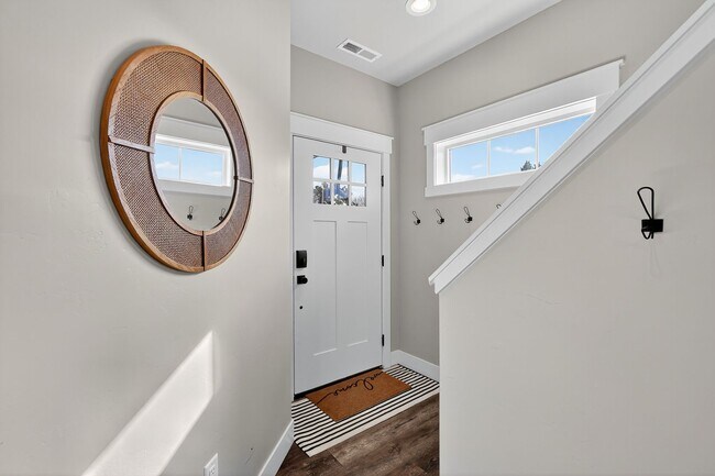 Photo - Beautiful 3 Bed, 2.5 Bath Townhome in Ashton