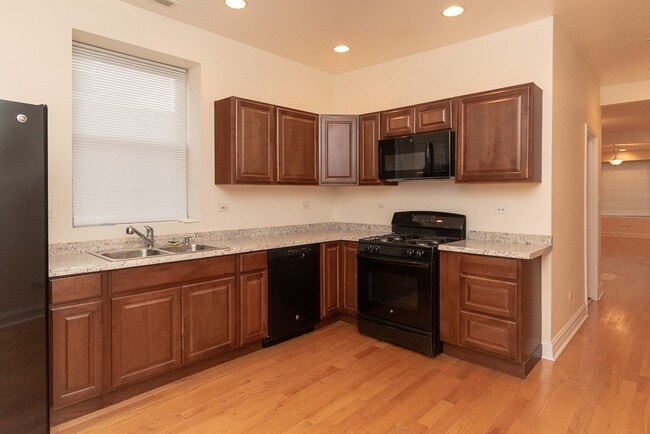 Photo - 2537 N Kildare Ave Unit 3