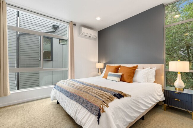 Photo - 913 10th Ave E Unit ID1231228P