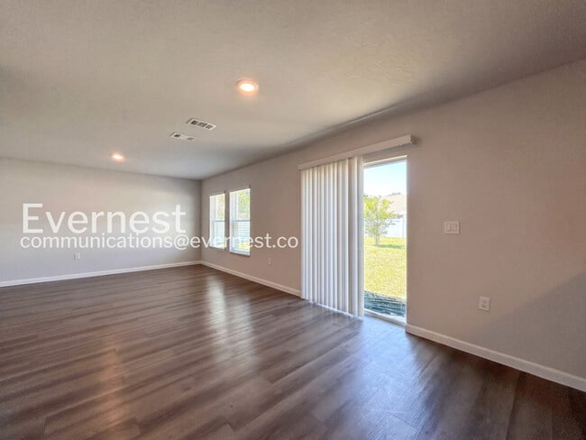 Photo - 4 Sea Ship Pl