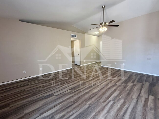 Photo - 10921 W Sells Dr