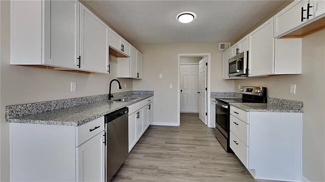 Photo - 21670 S Main St