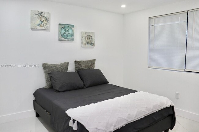 Photo - 15100 Polk St