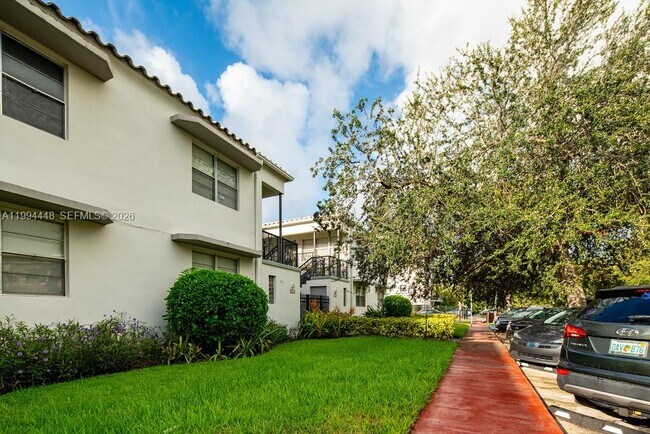 Photo - 974 Biarritz Dr Unit 15