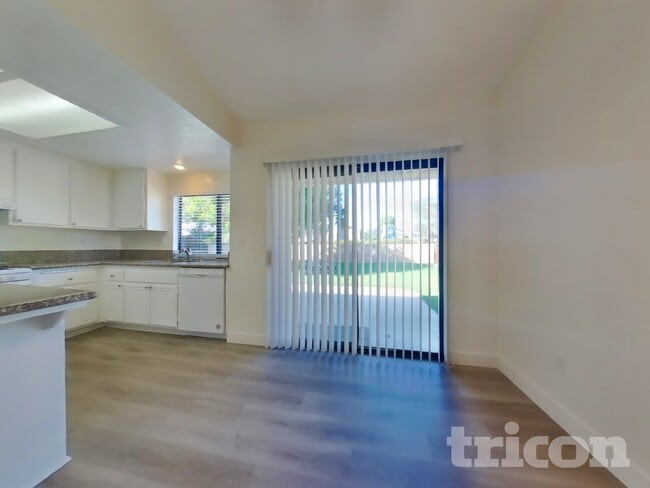 Photo - 25854 Harriet Ave