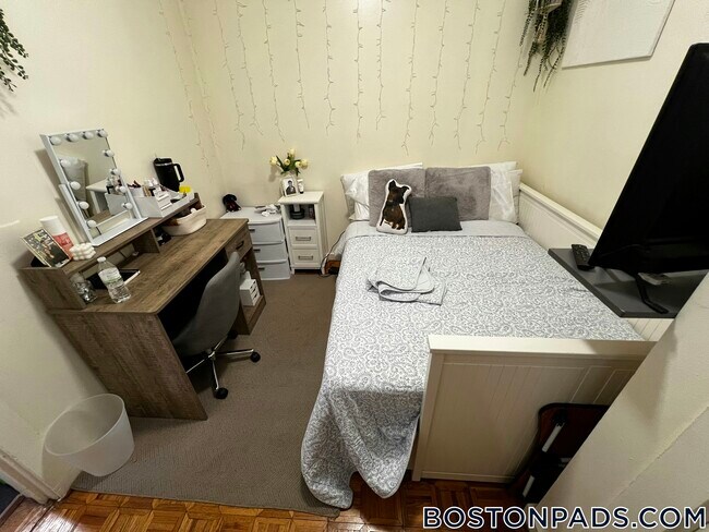 1576 Tremont St Unit 3