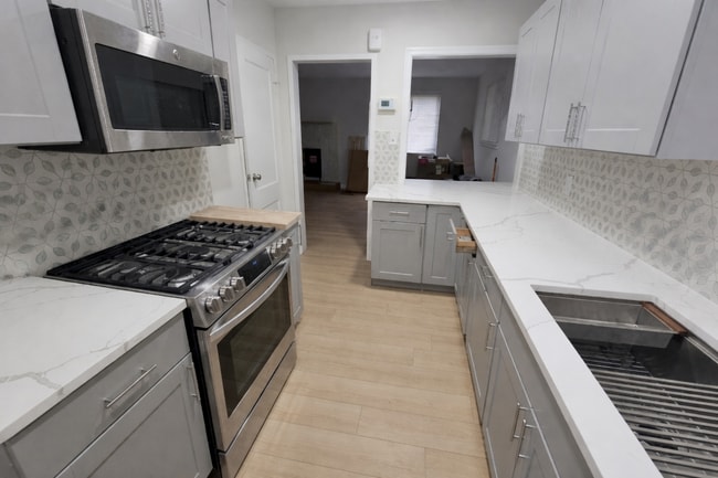 Photo - 220 University Blvd E