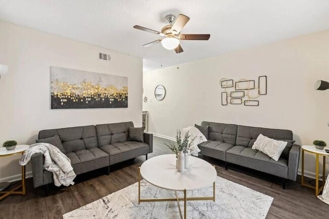 Photo - 2552 Everett Ave Townhome