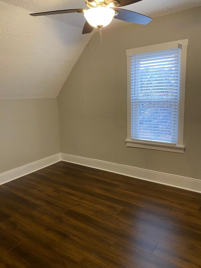 Photo - Large Home in Lindenwood Park
