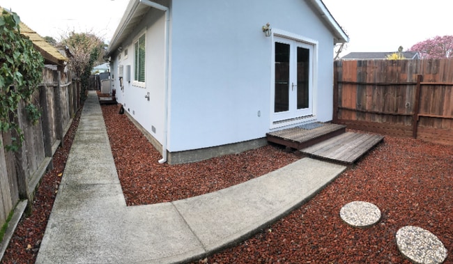 Building Photo - 809 Reichert Ave Rental