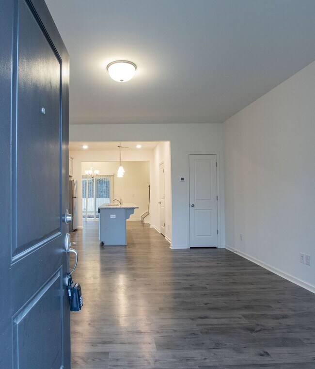 Photo - BEAUTIFUL 2 Bedroom Townhome in MIDLAND AVAILABLE APRIL 2026