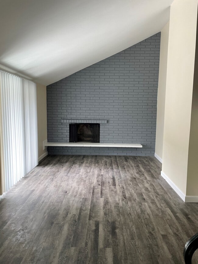 Crystal Lake Apartments For Rent in Crystal Lake, IL