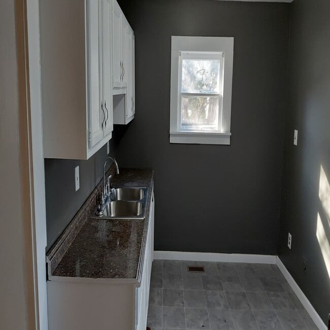 Photo - 1114 E 77th St