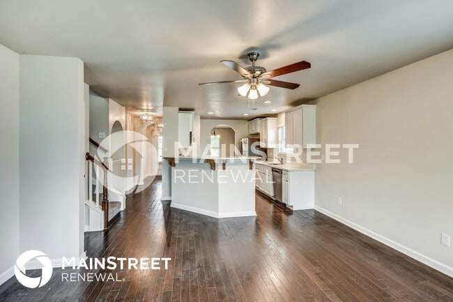 Photo - 6672 Woodford Ln