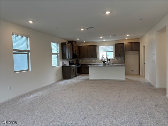 Photo - 1505 Little Penguin St