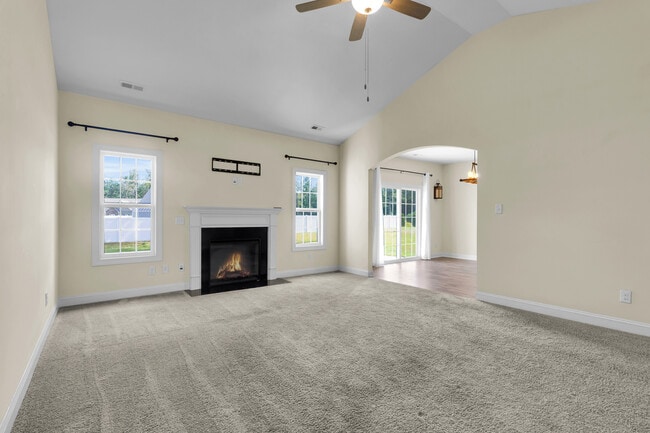 Photo - 174 Finch Ln