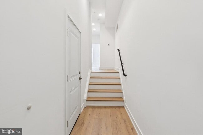 Photo - 2820 Livingston St