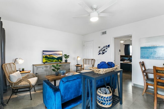 Photo - 113 W Sunny Isle Dr